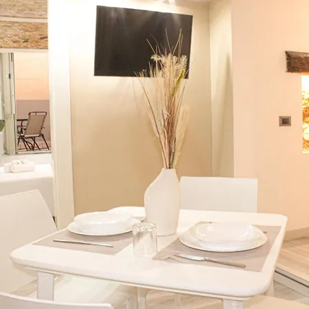 Apartment Stationsuite N5 Privata Idromassaggio & Wifi In Centro Vicino Stazione *